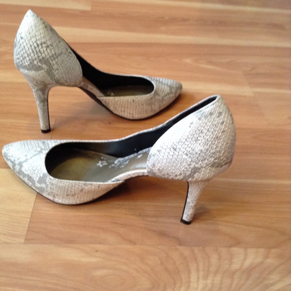 Brash Silver and White Pumps size 9